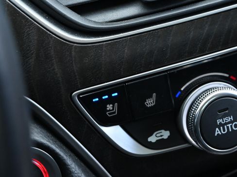 Used 2021 Honda Accord Touring image 40