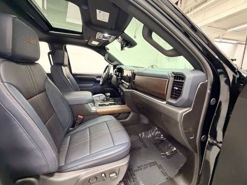 Certified 2026 Chevrolet Silverado 1500 High Country w/ Technology Package image 32