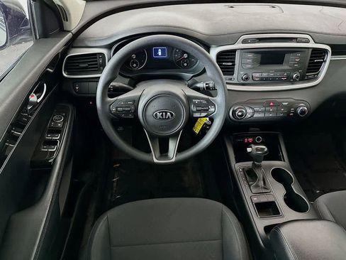 Used 2016 Kia Sorento L image 10