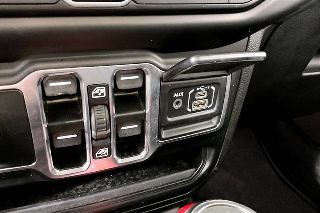 Used 2021 Jeep Wrangler Unlimited Sahara w/ Cold Weather Group AWD/4WD image 15