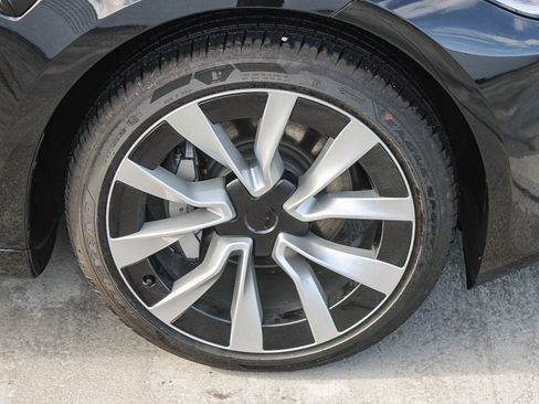 Used 2025 Tesla Model 3 Long Range image 11