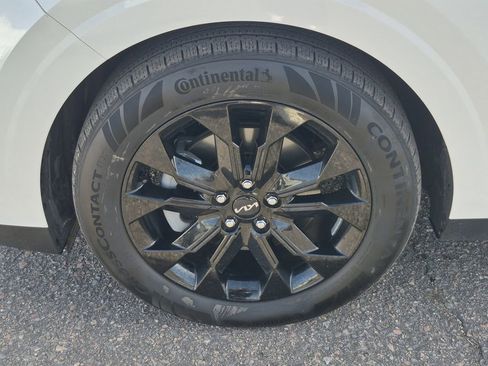 Used 2023 Kia Carnival SX Prestige image 21