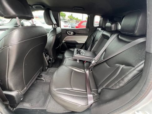 Used 2025 Jeep Compass Limited AWD/4WD image 21
