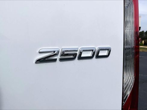 Used 2023 Mercedes-Benz Sprinter 2500 image 10