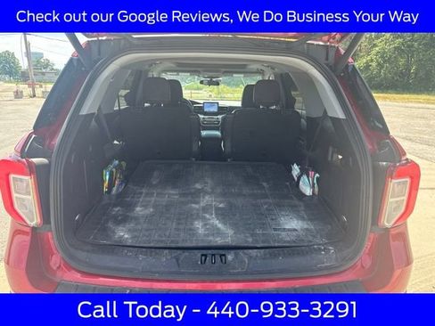 Used 2024 Ford Explorer XLT w/ Equipment Group 202A AWD/4WD image 17