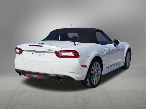 Used 2017 FIAT 124 Spider Lusso RWD image 6