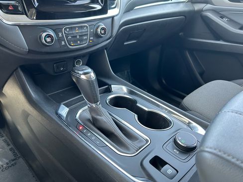 Used 2020 Chevrolet Traverse LT image 12