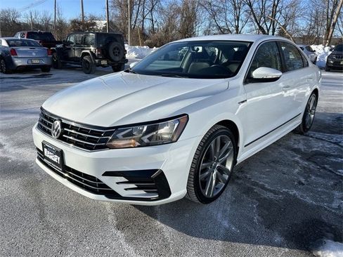 Used 2017 Volkswagen Passat 1.8T R-Line image 4