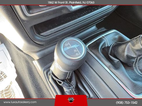 Used 2018 Jeep Wrangler Unlimited Sahara w/ Dual Top Group AWD/4WD image 33