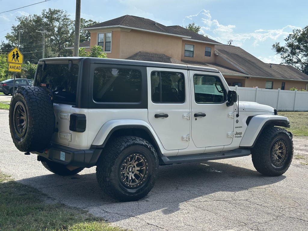 Used 2020 Jeep Wrangler Unlimited Sahara AWD/4WD image 16