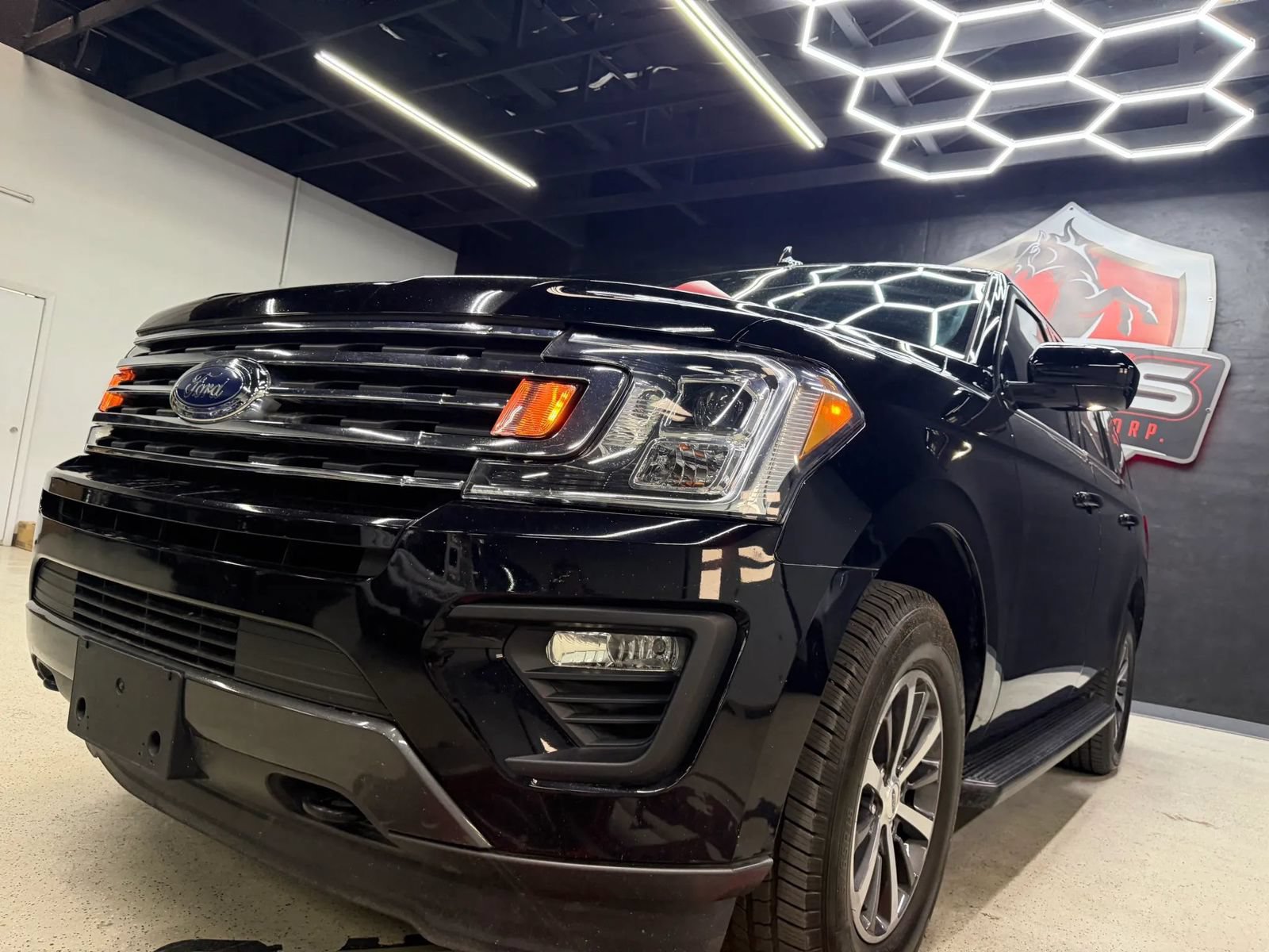 Used 2020 Ford Expedition XL AWD/4WD image 3