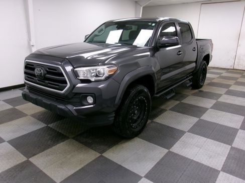 Used 2018 Toyota Tacoma SR5 image 1