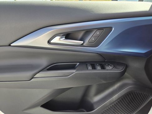 New 2026 Chevrolet Equinox EV LT image 11