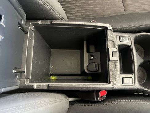 Used 2018 Nissan Rogue SV w/ Sun & Sound Touring Package AWD/4WD image 26