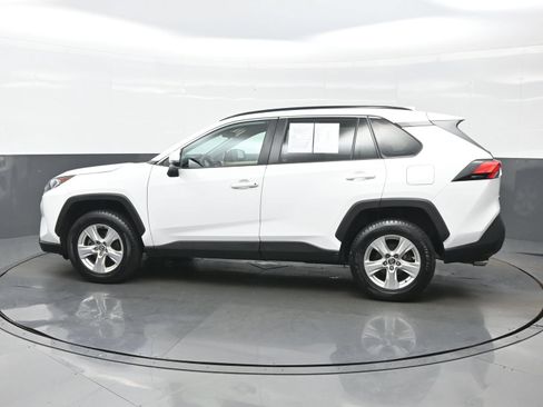 Used 2021 Toyota RAV4 XLE AWD/4WD image 3
