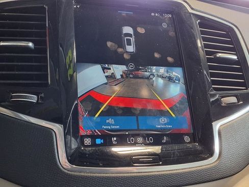 Used 2023 Volvo XC90 B6 Plus image 23