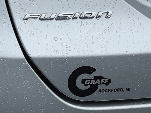 Used 2016 Ford Fusion SE FWD image 40