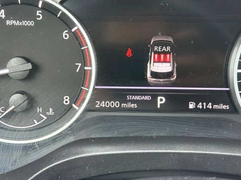 Used 2023 Nissan Rogue SL FWD image 8