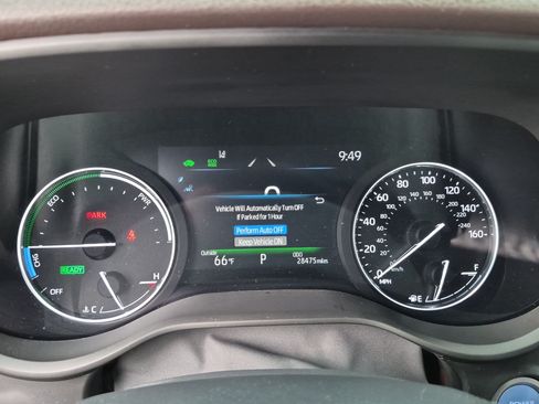Used 2024 Toyota Sienna Platinum FWD image 20