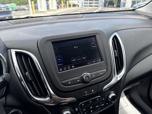 Certified 2022 Chevrolet Equinox LT image 30