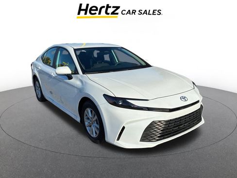 Used 2025 Toyota Camry LE image 1