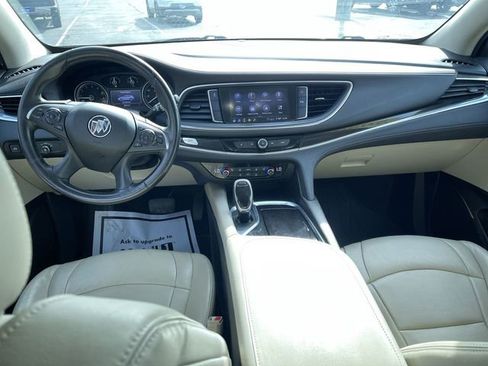Used 2020 Buick Enclave Essence image 19