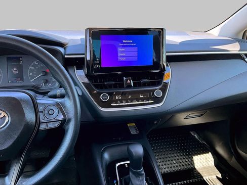 Used 2025 Toyota Corolla LE w/ LE Premium Package FWD image 6