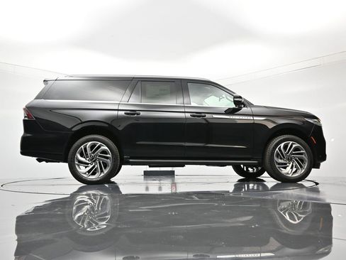 New 2026 Lincoln Navigator L Premier image 43