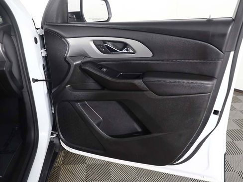 Used 2023 Chevrolet Traverse LT AWD/4WD image 19