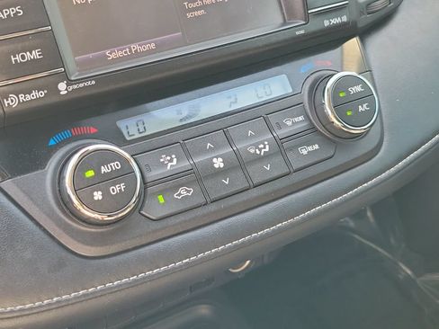 Used 2018 Toyota RAV4 XLE FWD image 27