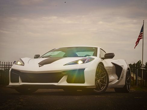 Used 2024 Chevrolet Corvette Z06 RWD image 4