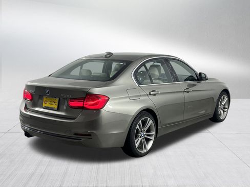 Used 2018 BMW 330i xDrive Sedan w/ Premium Package image 7