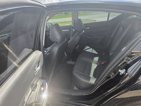 Used 2025 Nissan Altima 2.5 SL AWD/4WD image 7
