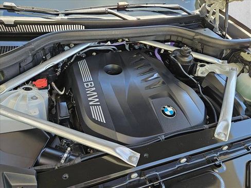 Used 2025 BMW X5 xDrive40i w/ M Sport Package AWD/4WD image 22