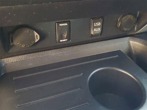 Used 2017 Toyota Tundra Platinum image 30