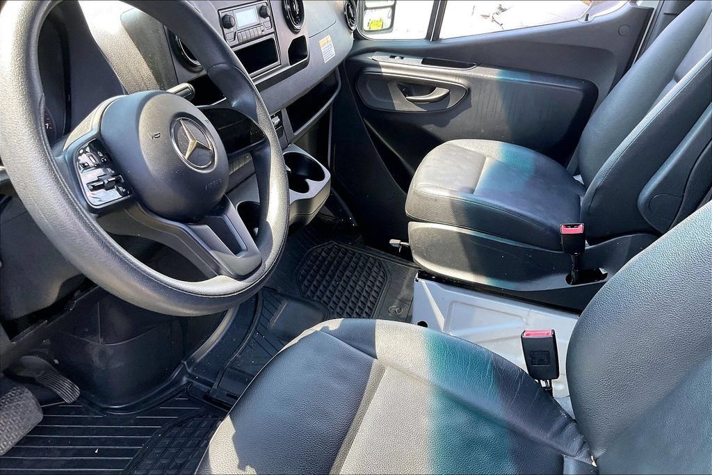 Used 2023 Mercedes-Benz Sprinter 2500 image 12