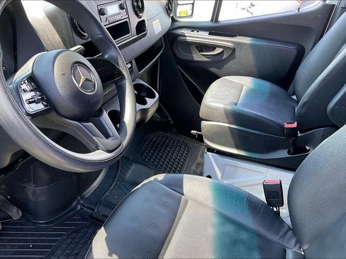 Used 2023 Mercedes-Benz Sprinter 2500 image 12