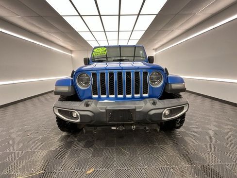 Used 2020 Jeep Gladiator Overland image 2