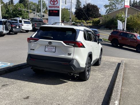 Certified 2021 Toyota RAV4 XLE Premium AWD/4WD image 6