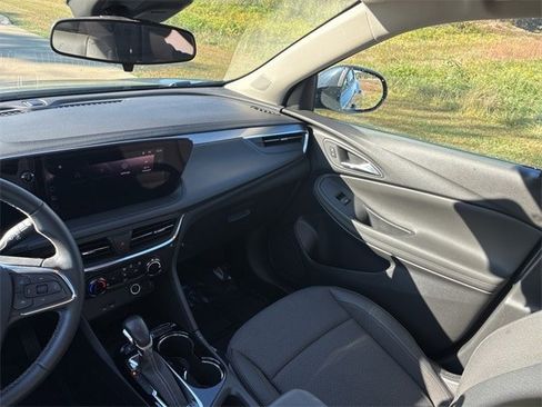 Used 2024 Buick Encore GX Preferred image 40