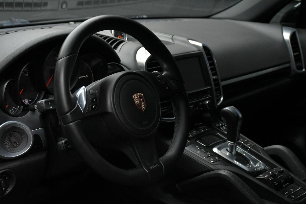 Used 2014 Porsche Cayenne S w/ Comfort Plus Package AWD/4WD image 16