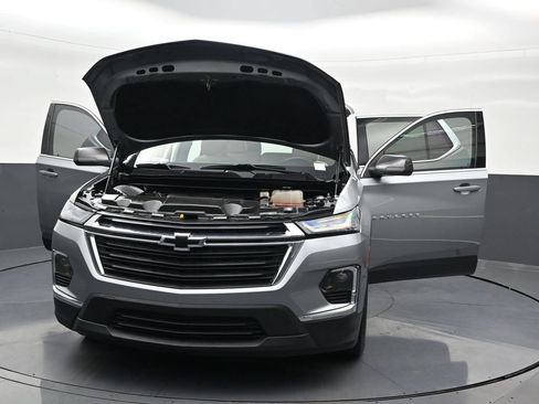 Used 2023 Chevrolet Traverse LS FWD image 41