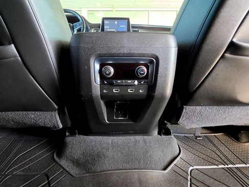 Used 2021 Chevrolet Tahoe Z71 w/ Z71 Signature Package AWD/4WD image 74