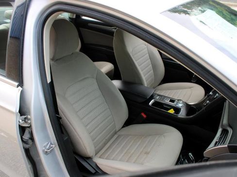 Used 2019 Ford Fusion S image 11