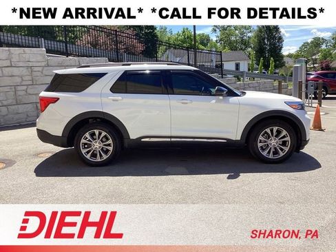 Used 2023 Ford Explorer XLT w/ Equipment Group 202A AWD/4WD image 8