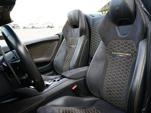 Used 2017 Lamborghini Huracan LP 610-4 image 5