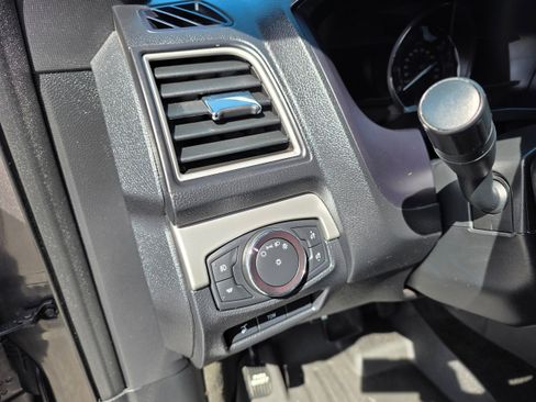 Used 2017 Ford Explorer XLT w/ Equipment Group 202A image 15