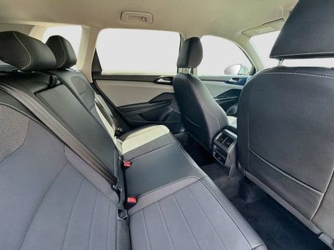 Used 2023 Volkswagen Taos SE FWD image 24