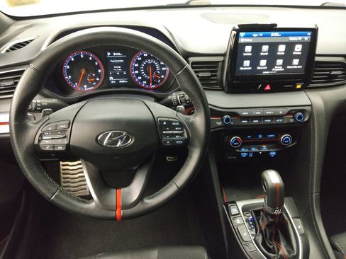 Used 2020 Hyundai Veloster Turbo FWD image 22