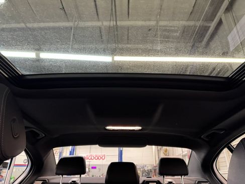 Used 2019 BMW 530e RWD image 23
